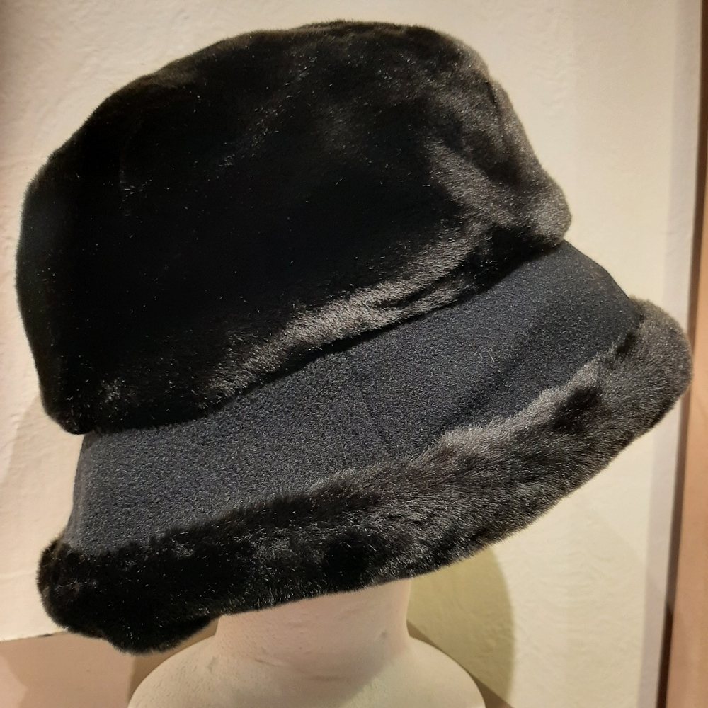 Isotoner bucket hat - Picture 8 of 9